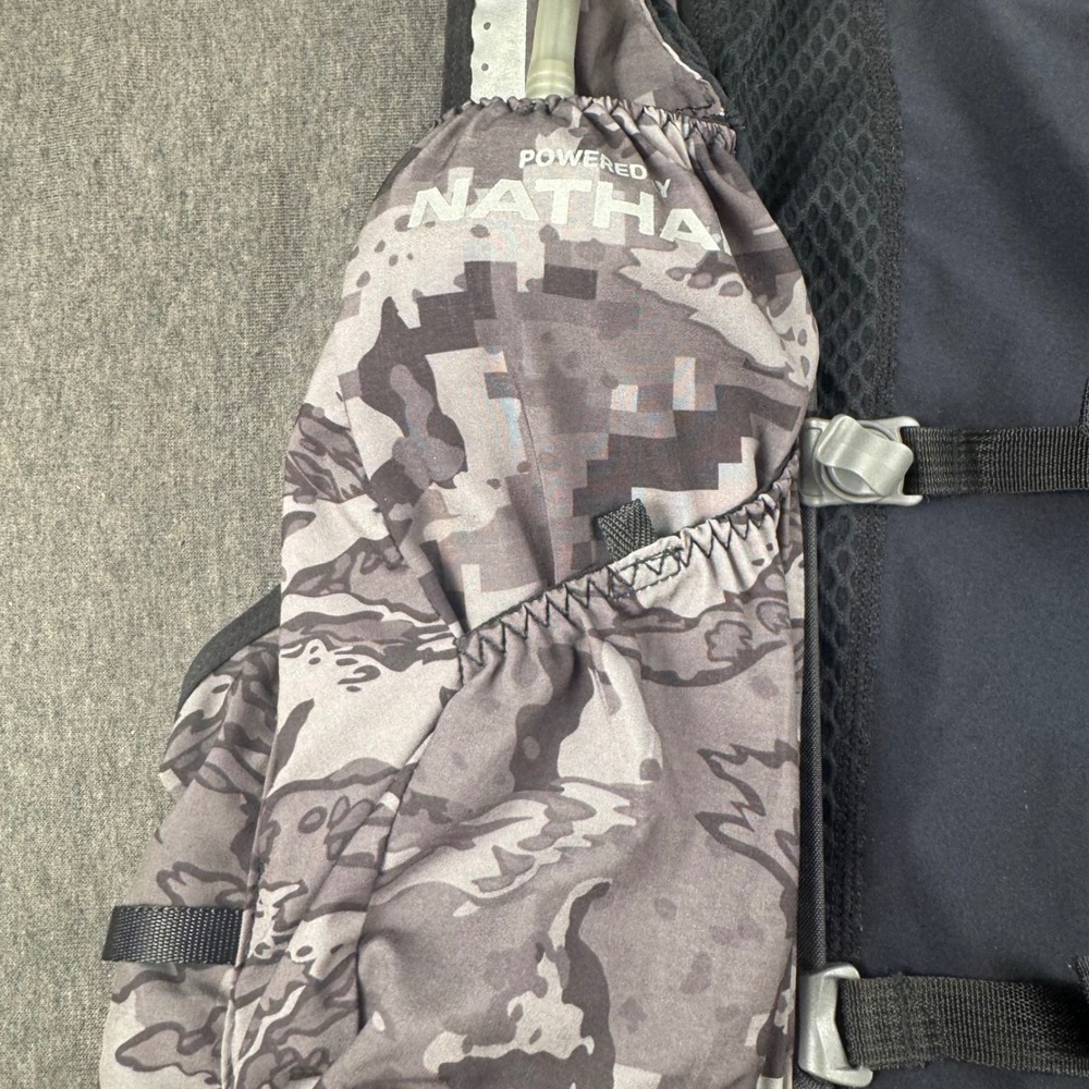Under Armour Nathan UA Infinite Hydration Running Vest Camo HydraPak Mens Medium - Picture 3 of 9